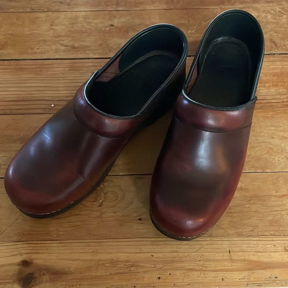 Dansko mahangany clogs